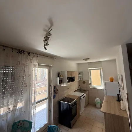 Sunshine Apartment *